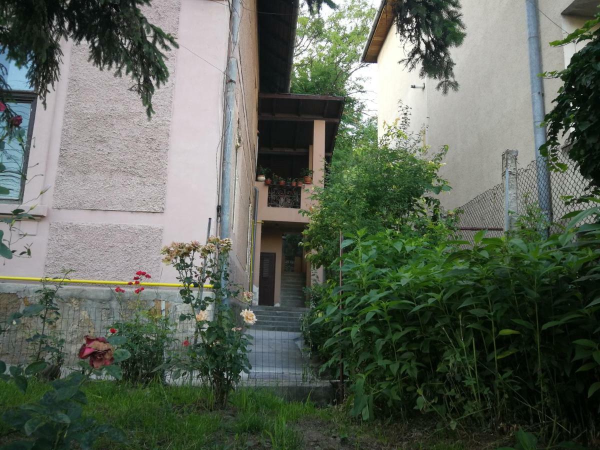 Apartament Hunter Lägenhet Cluj-Napoca Exteriör bild