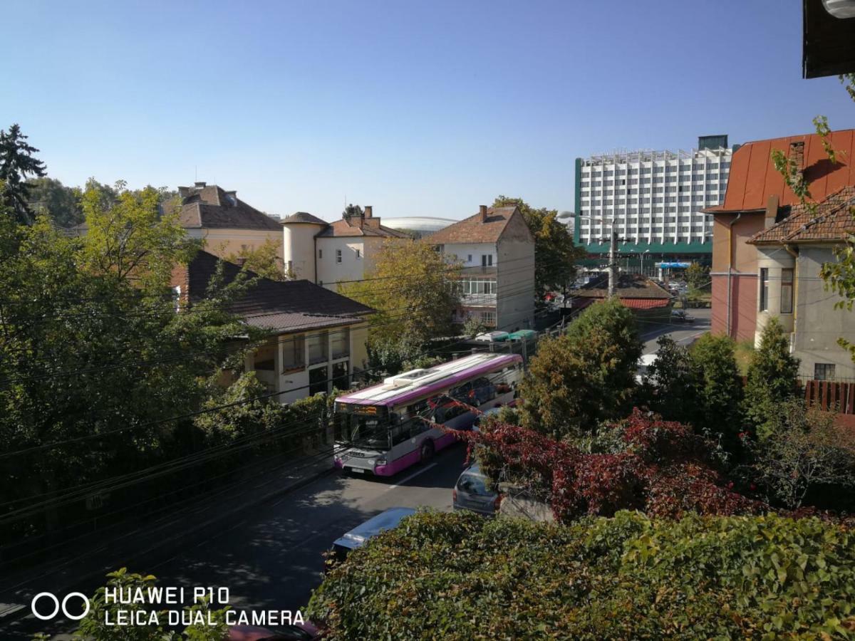 Apartament Hunter Lägenhet Cluj-Napoca Exteriör bild