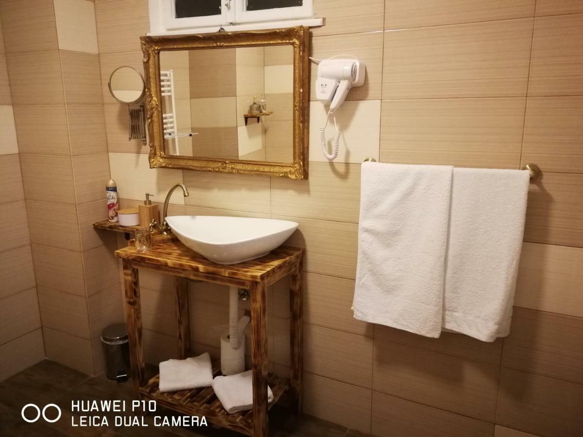 Apartament Hunter Lägenhet Cluj-Napoca Exteriör bild