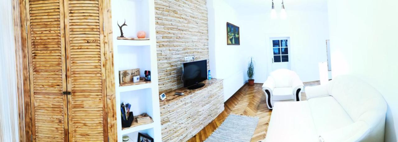 Apartament Hunter Lägenhet Cluj-Napoca Exteriör bild